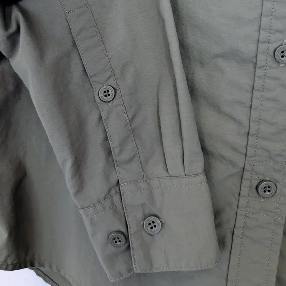 Patagonia Women's Nylon Button Up Long-Sleeved Anchor Bay Shirt, Size S, Green - Picture 2 of 9